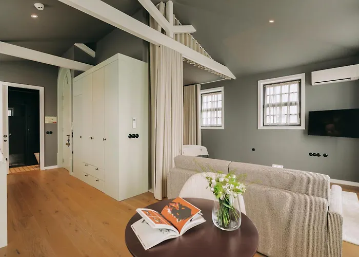 Torel Palace ホテル